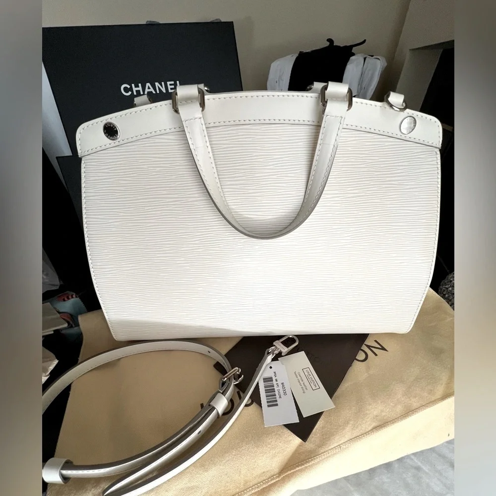 🆕💗LOUIS VUITTON Brea Tote MM Ivory Epi Leather Silve-Tone Hardware • NIB